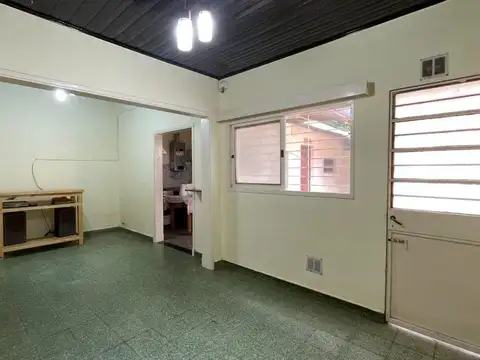 Casa 3 ambientes con 2 baños