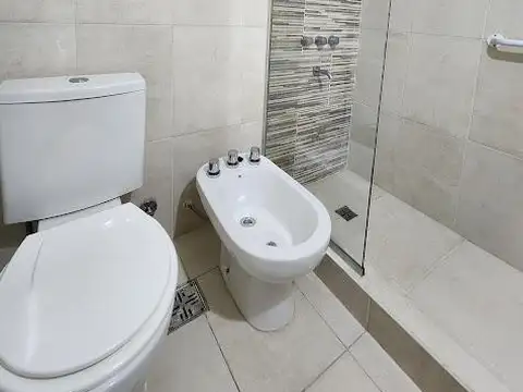 Departamento 2 amb. amplios con balcon en Venta Villa Luzuriaga