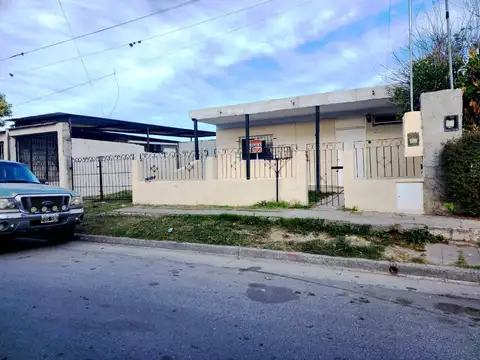 Muy buena ubicación y contexto vecinal.