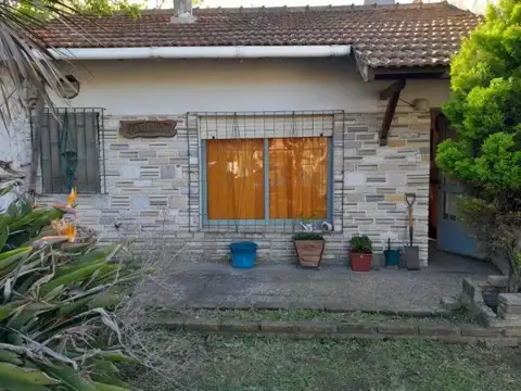 Casa en venta - 2 Dormitorios 2 Baños - Cochera - 448Mts2 - Punta Lara