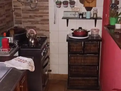 Casa 3 ambientes con 1 baño