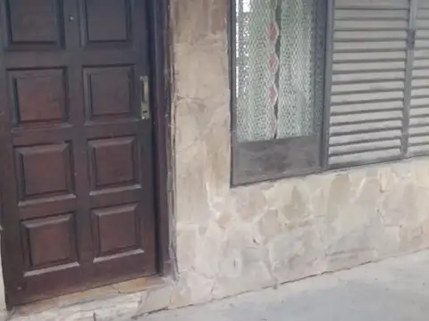 Casa en venta - 2 Dormitorios 1 Baño - La Plata