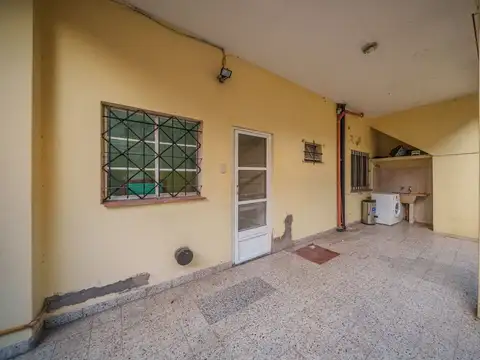 Depto Tipo Casa en Venta en Villa Adelina, USD 90.000