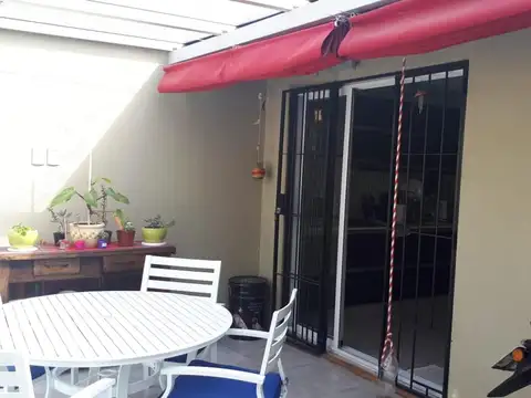 Depto Tipo Casa en Venta con 2 cocheras