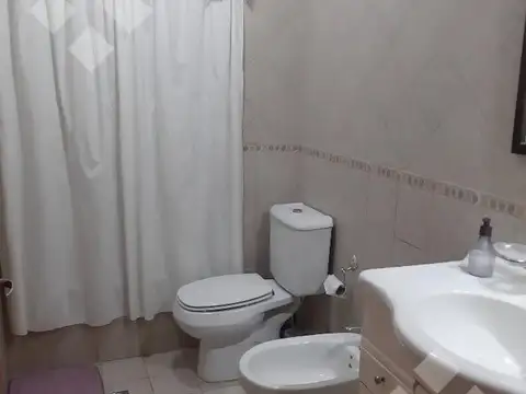 Venta Departamento 3 Dormitorios Monoblock - Neuquen Centro