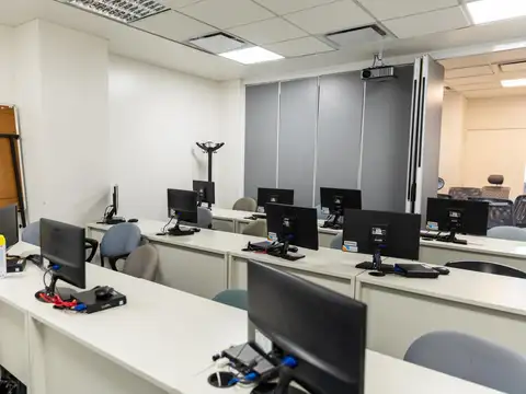 Casa en Venta con 6 cocheras