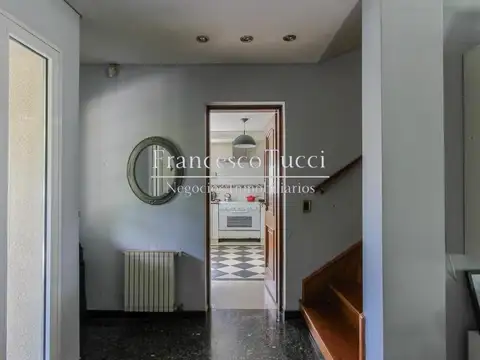 Casa 5 ambientes con 6 baños