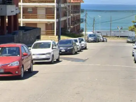 Depto 3amb lateral con cochera cubierta