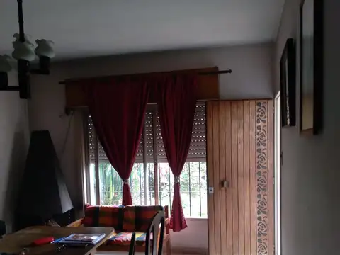 Amplia Casa 5 Ambientes + Cochera pasante