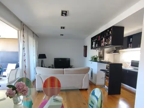Hermoso depto 3 ambientes con dos cocheras + parrilla + lava