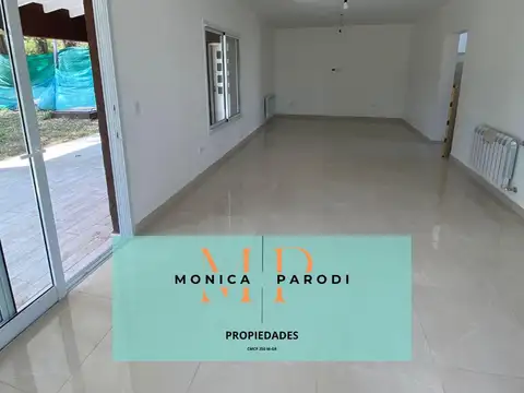 Casa en Venta con 3 cocheras