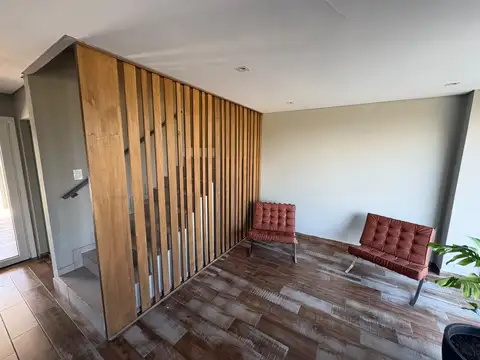 Avenida Caseros 1700, Piso 1