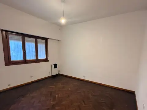 Depto Tipo Casa en Alquiler de 3 ambientes