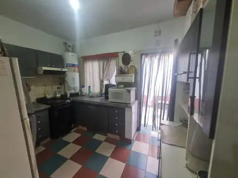 CASA 3 AMBIENTE VENTA FRENTE CLEYPOLE 