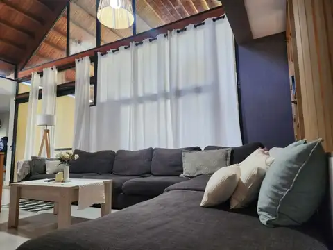 Casa 5 ambientes con 4 baños