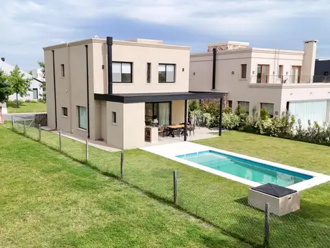 Casa en Alquiler de 3 dormitorios