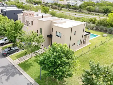 Casa 4 ambientes con 4 baños