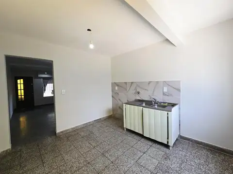 Alquiler Casa 3 ambientes con patio en V.Libertad