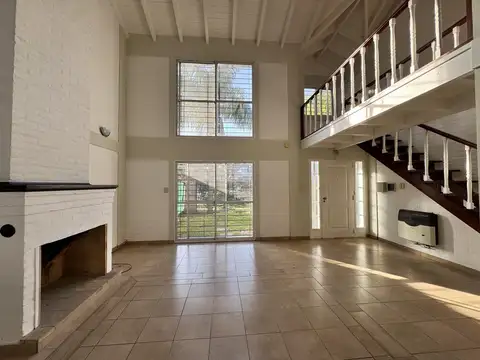 Casa en Alquiler en Funes, $ 1.600.000
