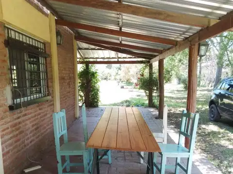 Casa 4 ambientes con 2 baños
