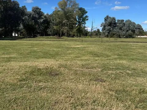 Espectacular Lote En Barrio El Cardal