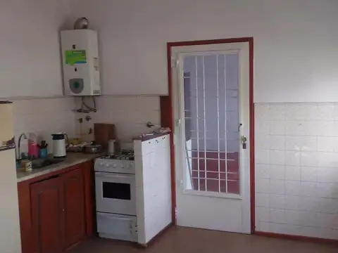 CASA EN ALQUILER 4 AMBIENTES