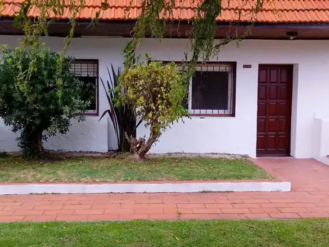 CASA EN ALQUILER 4 AMBIENTES
