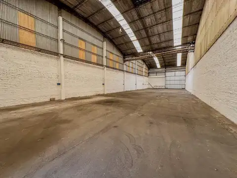 Galpon en Alquiler 67  mts Fondo