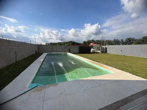 Casa 2 ambientes con 2 baños