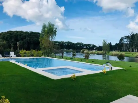 Casa 6 ambientes con 4 baños