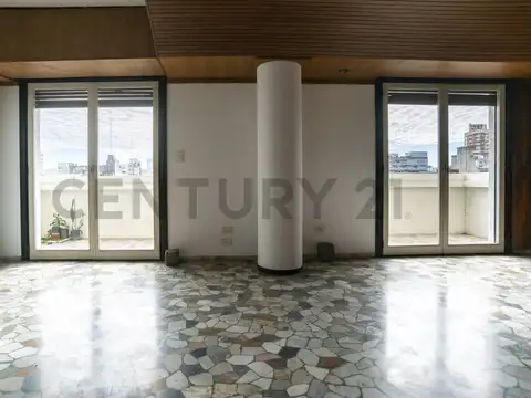 Departamento en venta en La Plata de cuatro habitaciones