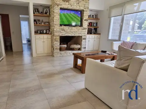 Casa 4 ambientes con 3 baños
