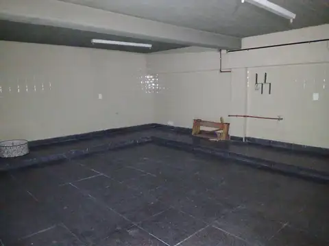 Casa en Venta con 4 cocheras