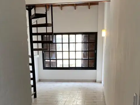 Depto Tipo Casa en Alquiler de 2 ambientes