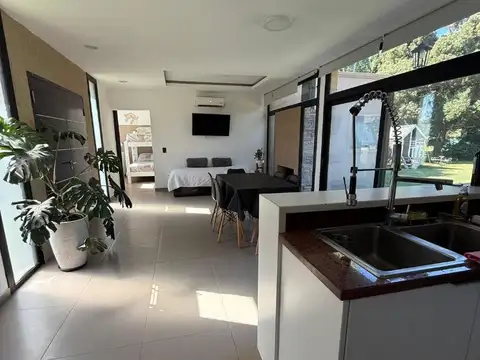 CHALET EN VENTA BARRIO CERRADO DOS DORMITORIOS PILETA PARQUE