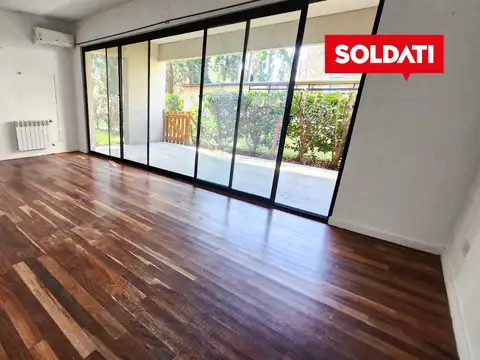 Departamento en venta, 90 metros, en planta baja, con jardin, bajada Highland CC