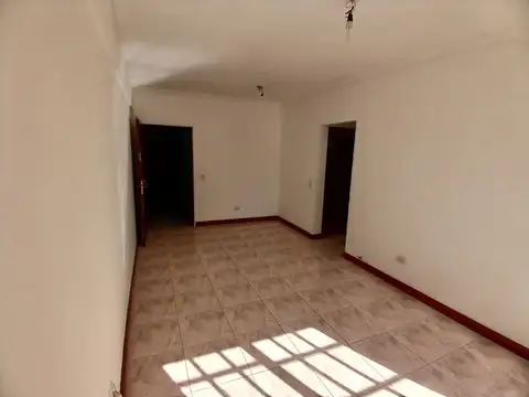 Departamento en Alquiler en Villa Luro, $ 700.000
