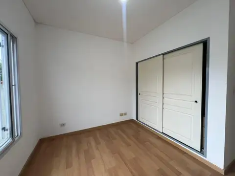Departamento en Alquiler en Ituzaingo Norte, $ 600.000