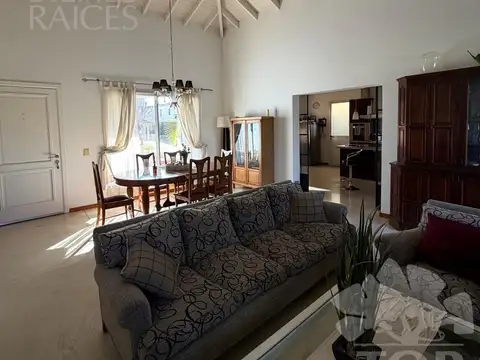 Casa en Venta con 1 cochera