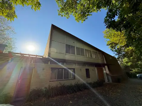 Casa en Venta con 5 cocheras