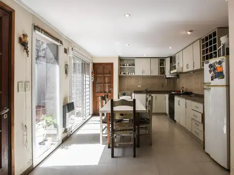 1ero de Mayo al 1100