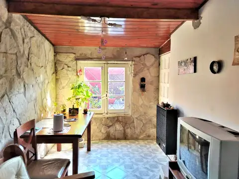 Venta casa 3 ambientes con patio y cochera Faro 