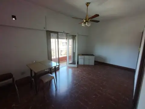 Depto Tipo Casa en Venta 50 años