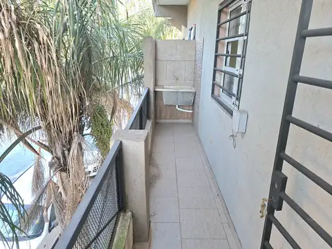 Departamento en Alquiler en Lomas del Mirador, $ 450.000