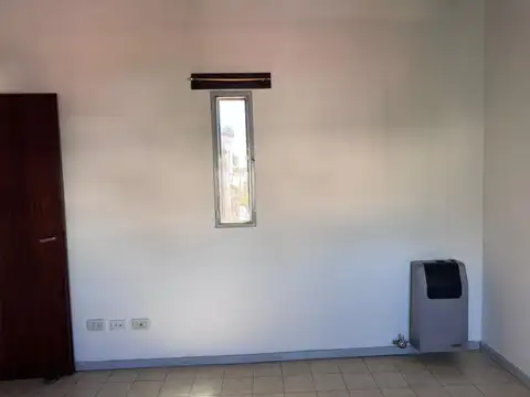 PH Dto 2 amb patio planta alta x escalera Independiente