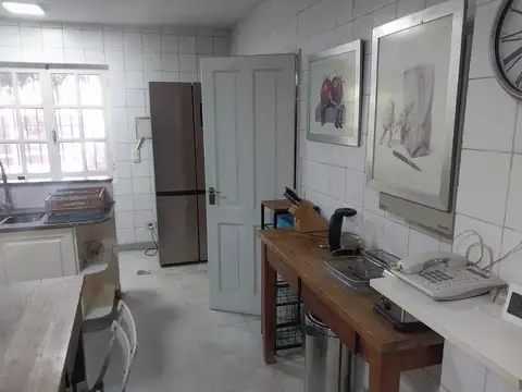 Casa 10 ambientes con 5 baños