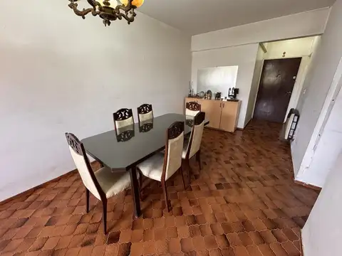 Av. Larrazabal  al 400