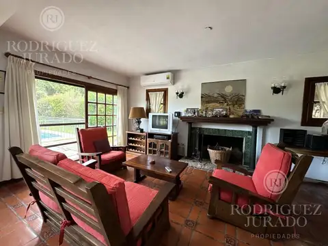 Casa en Venta con 3 cocheras