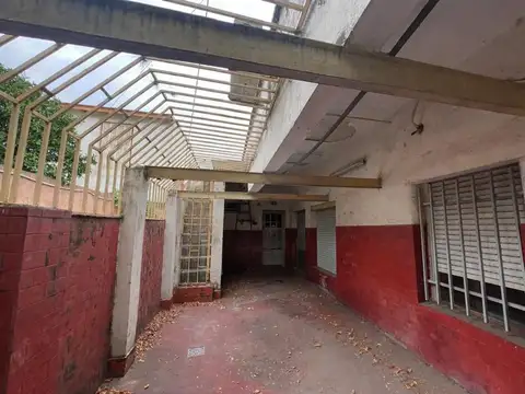 Avenida Uriburu 300