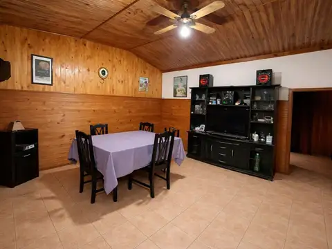 VENTA CASA DOS DORMITORIOS A REFACCIONAR